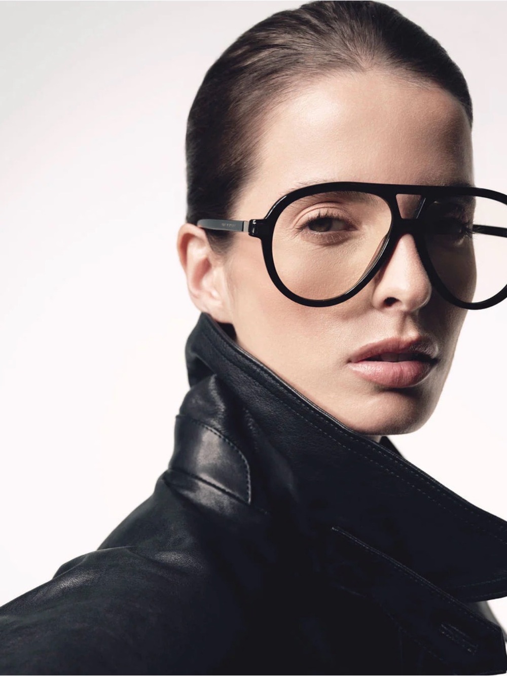 Black Oversized Aviator Women’s Sunglasses - Picture 5 of 8